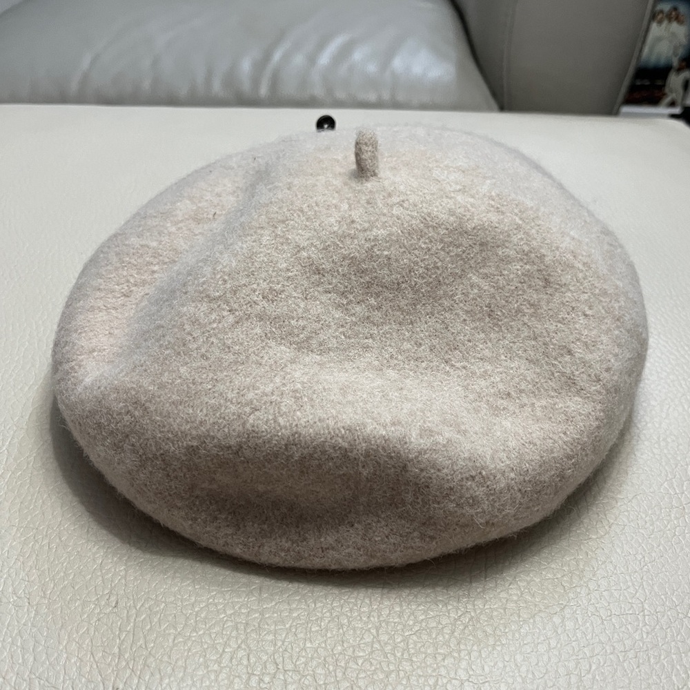 Zara Women’s 100% Wool Beret